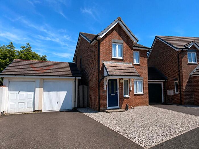 3 Bedroom Detached House For Sale In Bluebell Way, Launceston, Cornwall, PL15