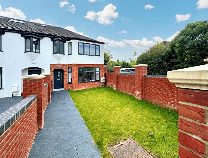 3 Bedroom Semi-Detached House To Rent In Barent Road, Potters Bar, EN6