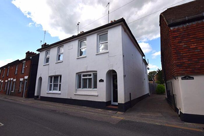 2 Bedroom Semi Detached House To Rent In The Street, Maidstone, ME14