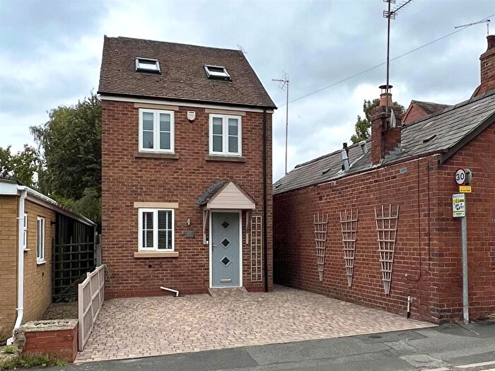 3 Bedroom House For Sale In Belbroughton Road, Blakedown, DY10