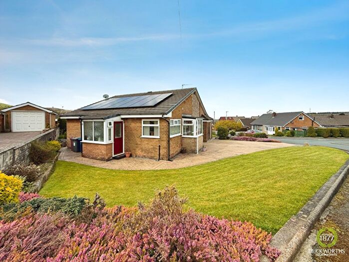 4 Bedroom Bungalow For Sale In Ainsdale Drive, Darwen, BB3