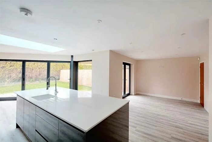 6 Bedroom Detached House To Rent In Ashness Gardens, Greenford, UB6