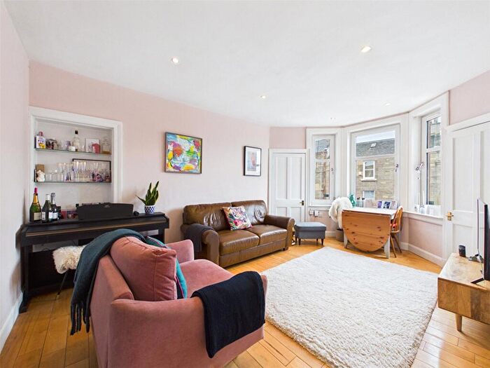 2 Bedroom Apartment To Rent In Newhaven Road, Edinburgh, Midlothian, EH6