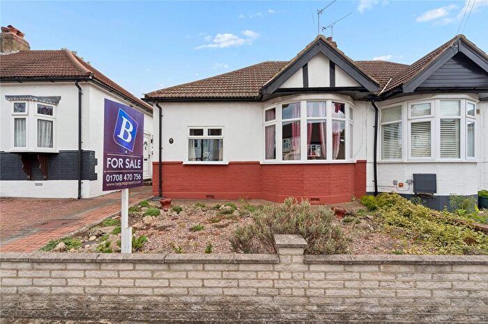 2 Bedroom Bungalow For Sale In Brooklands Gardens, Hornchurch, RM11