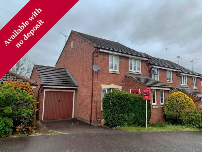 3 Bedroom Semi-Detached House To Rent In Sunningdale, Grantham, NG31