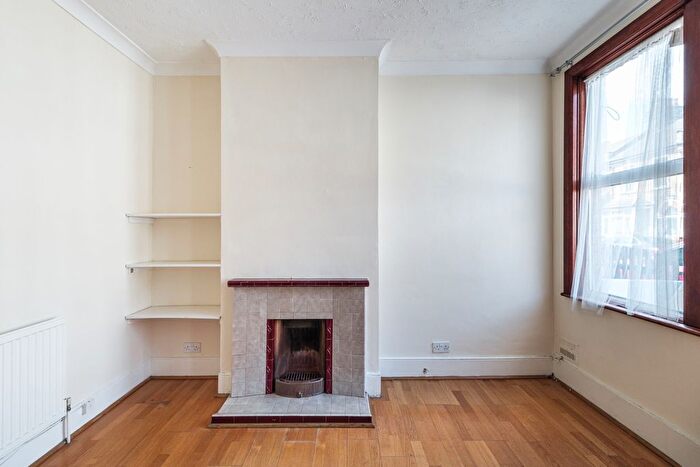 3 Bedroom Terraced House To Rent In Wigston Road, London, E13