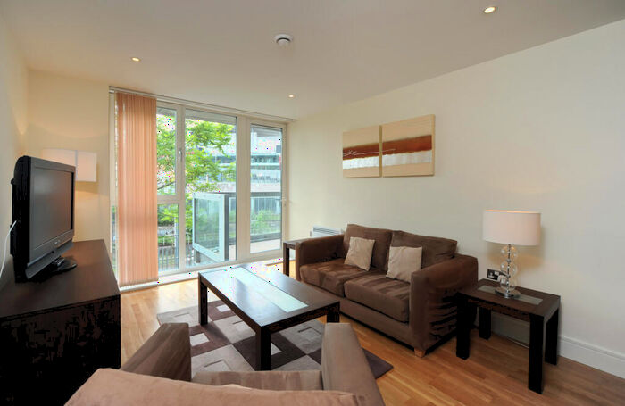 2 Bedroom Apartment To Rent In Drayton Park, London, N5