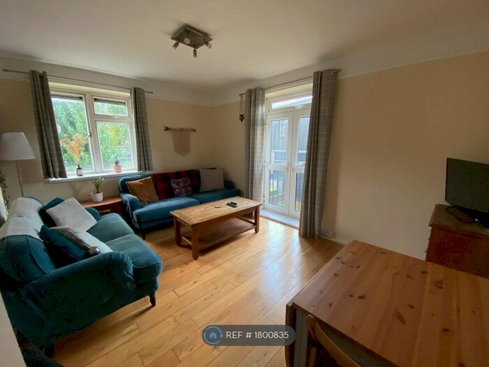 4 Bedroom Flat To Rent In Gurney House, London, E2