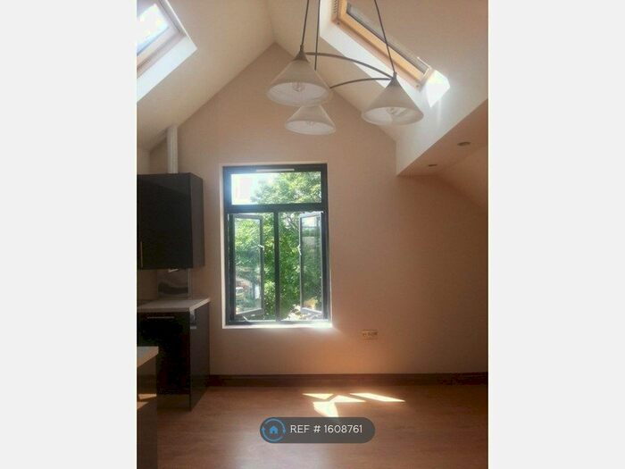 1 Bedroom Flat To Rent In Lewisham Way, London, SE4