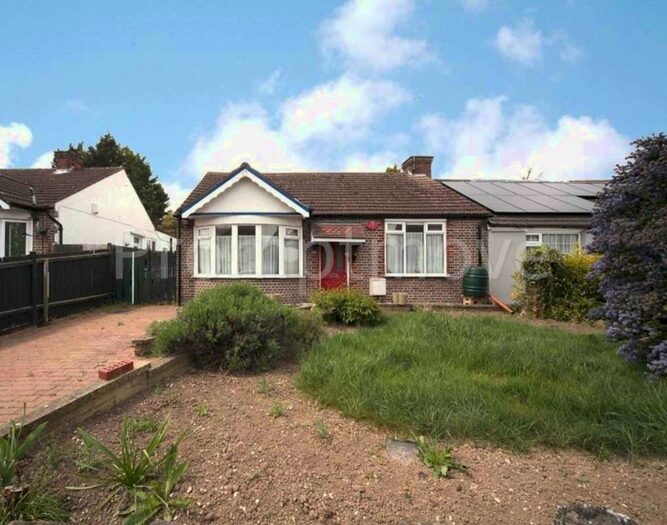 2 Bedroom Bungalow To Rent In Bishopscote Road Luton, LU3