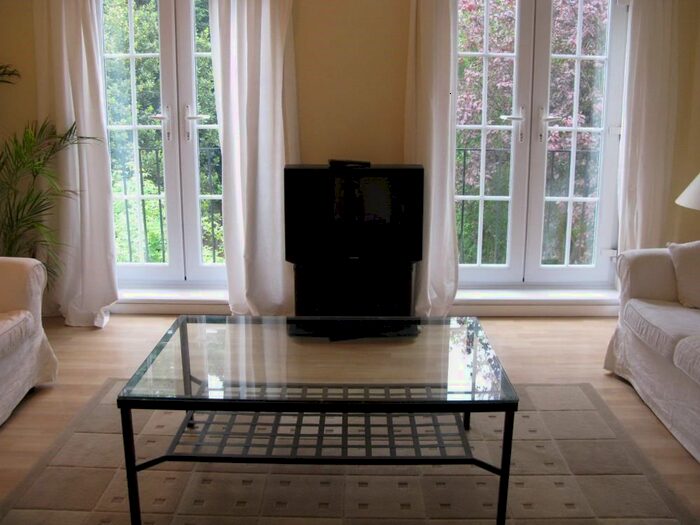 3 Bedroom Town House To Rent In Ashburnham Close, East Finchley, N2