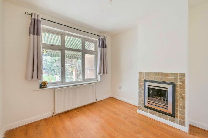 3 Bedroom Terraced House To Rent In Bedford Road, Edmonton, London N9