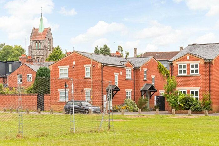 3 Bedroom Semi-Detached House To Rent In Meadow Lane, Iffley Fields, OX4