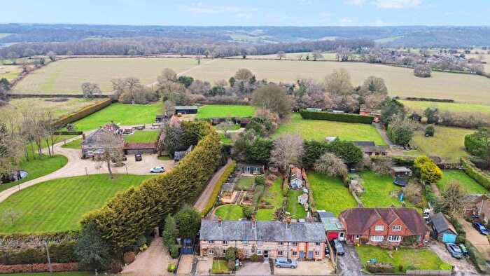 3 Bedroom End Of Terrace House For Sale In Main Road, Naphill, HP14