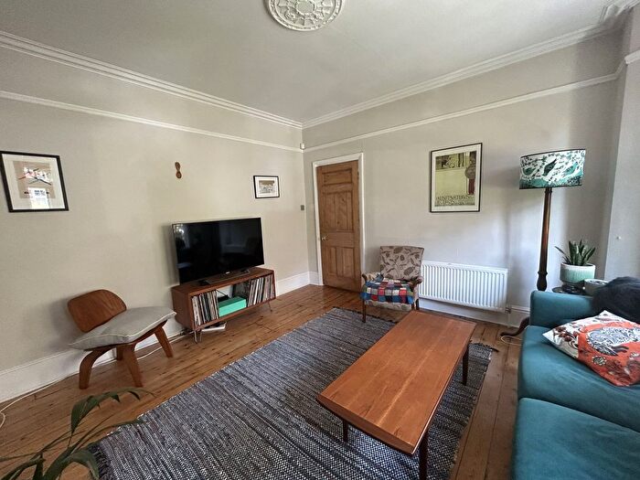 2 Bedroom Flat To Rent In Cowley Road, Mortlake, SW14