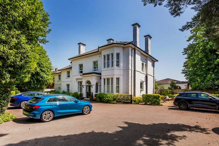 2 Bedroom Flat To Rent In Ref: Sb - Reigate Road, Reigate, RH2