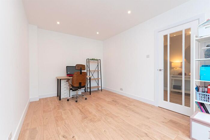 5 Bedroom Detached House For Sale In Cheshunt Close, Meopham, Kent, DA13
