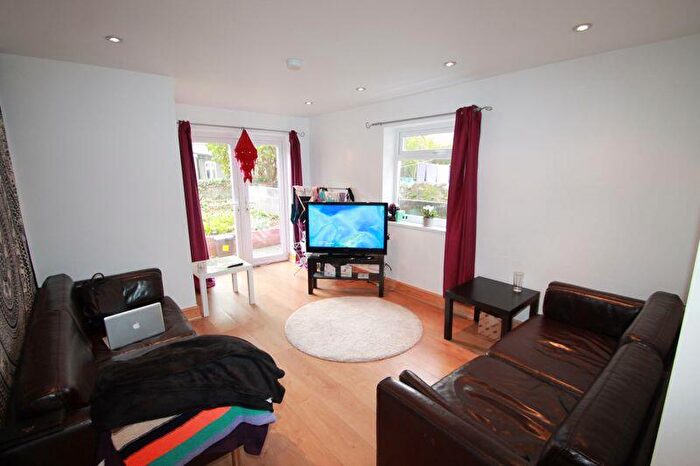 6 Bedroom Terraced House To Rent In Mundy Place, Cardiff, CF24