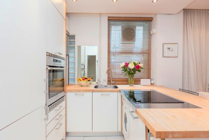 Studio To Rent In Duke Of York Street, London, SW1Y