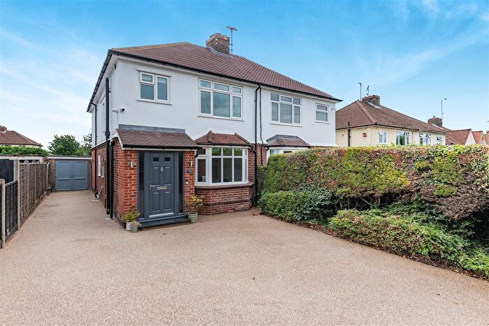 3 Bedroom Semi Detached House For Sale In Tonbridge Road, Maidstone, ME16