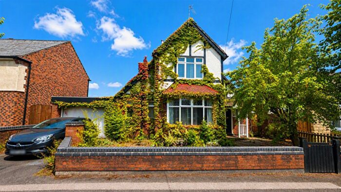 3 Bedroom Detached House For Sale In Broadway, Ripley, DE5
