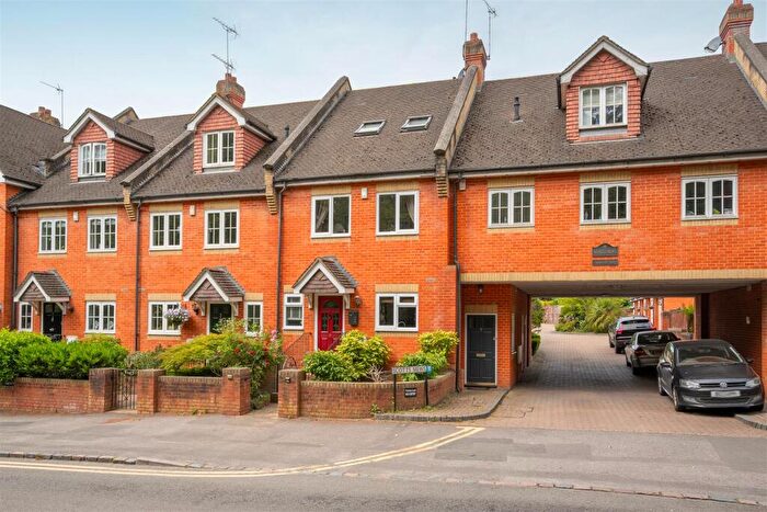 3 Bedroom Town House For Sale In Scotts Mews, Ascot, SL5