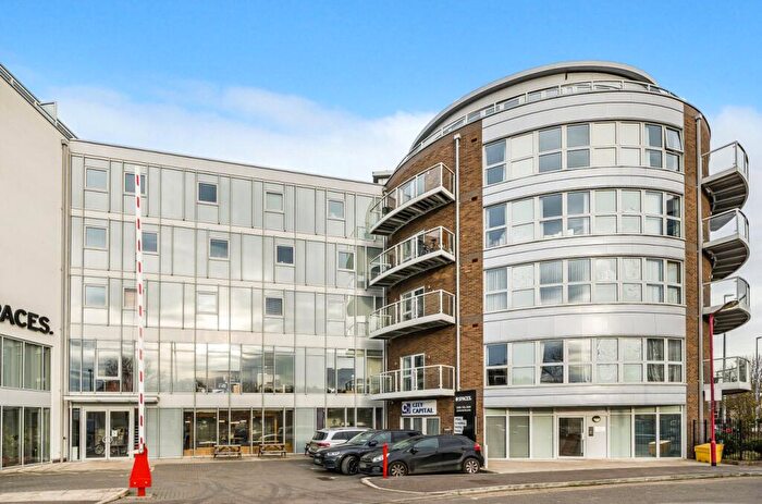 1 Bedroom Flat For Sale In Station View, Guildford, Surrey, GU1