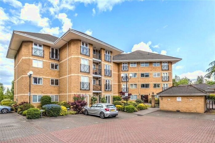 2 Bedroom Apartment To Rent In Thames Court, Norman Place, Reading, Berkshire, RG1