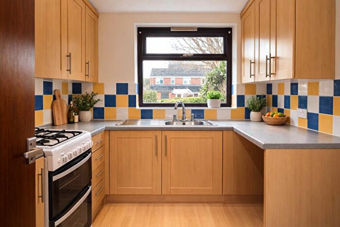 2 Bedroom Flat For Sale In Hamlin Court, Norwich, NR3