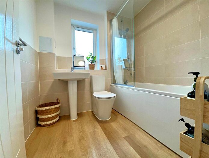 2 Bedroom Semi-Detached House For Sale In Campion Road, Curdridge, SO30