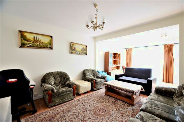 5 Bedroom Semi-Detached House To Rent In Pettsgrove Avenue, Wembley, HA0