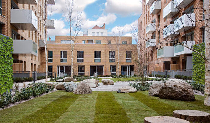 2 Bedroom Apartment To Rent In Nelson Walk, Bow, London, E3