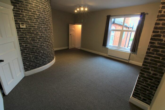 2 Bedroom Flat To Rent In Upperton Road, Off Narborough Road, Leicester, Ohb, LE3