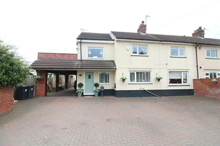 3 Bedroom End Of Terrace House For Sale In Walworth Gate, Darlington, DL2