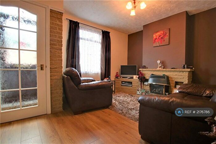 3 Bedroom Terraced House To Rent In Great Knollys Street, Reading, RG1