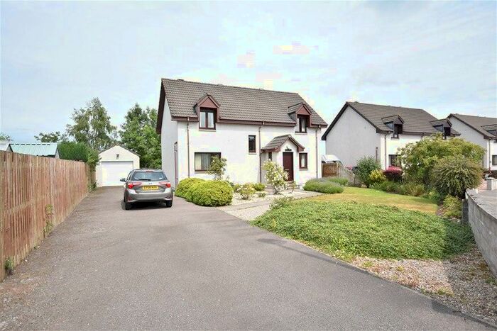 4 Bedroom Detached House For Sale In Pinewood Road, Mosstodloch, IV32