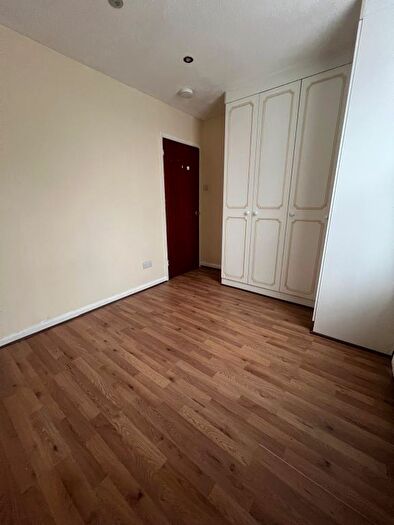 1 Bedroom Flat To Rent In Selborne Road, Ilford, IG1