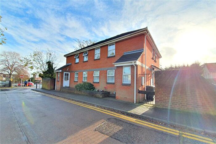 1 Bedroom Apartment To Rent In Castle Close, Rayleigh, Essex, SS6