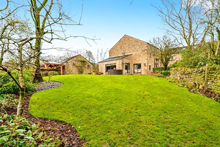 4 Bedroom Barn Conversion For Sale In Fox Croft Barn, Lothersdale., BD20