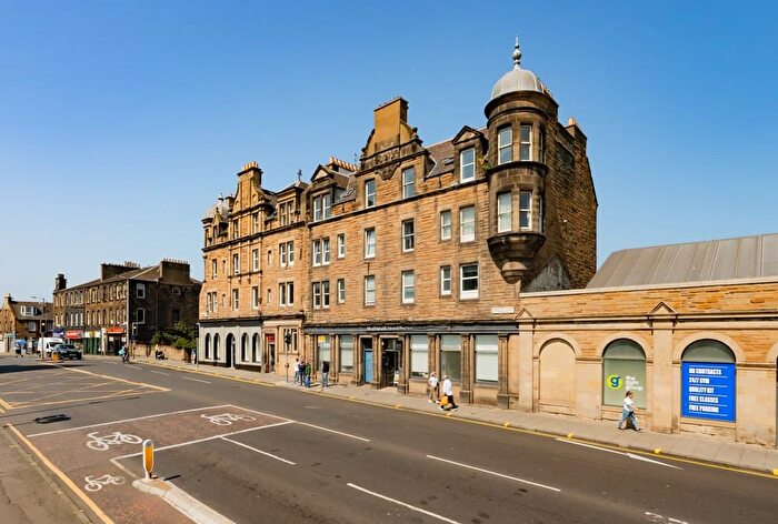 1 Bedroom Flat For Sale In Earlston Place, Edinburgh, EH7