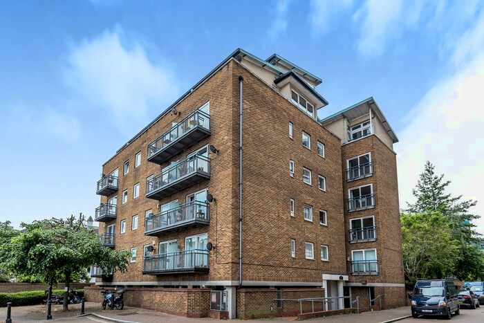 2 Bedroom Flat To Rent In Boat Lifter Way, London, SE16