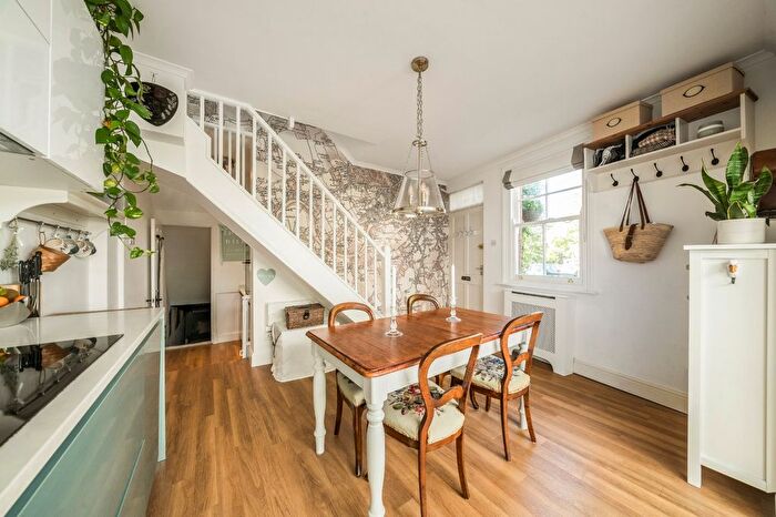 2 Bedroom Terraced House For Sale In Station Approach, Richmond, TW9