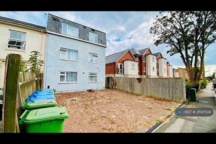2 Bedroom Flat To Rent In Conifer Court, Southampton, SO15