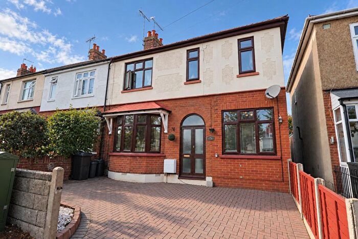 4 Bedroom End Of Terrace House For Sale In Twydall Lane, Gillingham, ME8