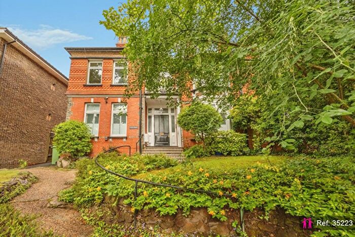 1 Bedroom Apartment For Sale In Horsham Road, Dorking, RH4