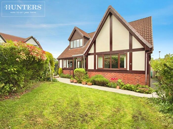 4 Bedroom Detached House For Sale In Moorland Place, Silkstone Common, Barnsley, S75