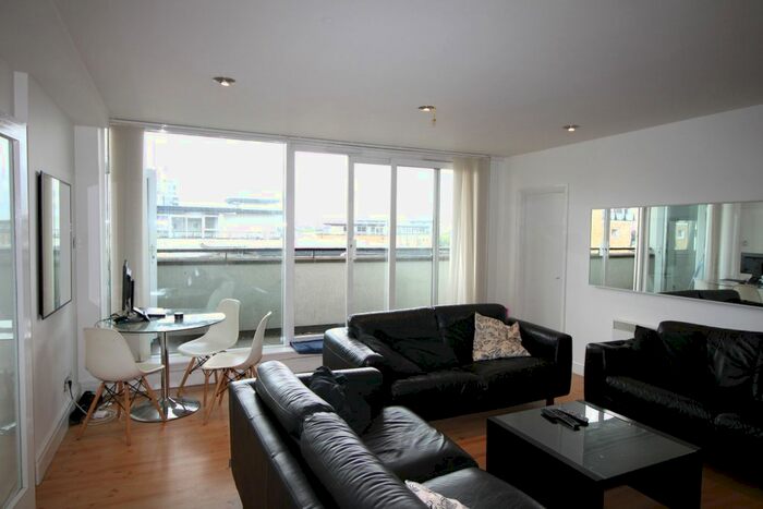 4 Bedroom Flat To Rent In Riverside West, Smugglers Way, London, SW18