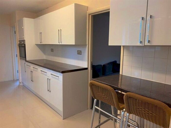 2 Bedroom Flat To Rent In Headley Way, Headington, Oxford, OX3