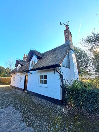 1 Bedroom Detached House To Rent In Farmfold, SK9