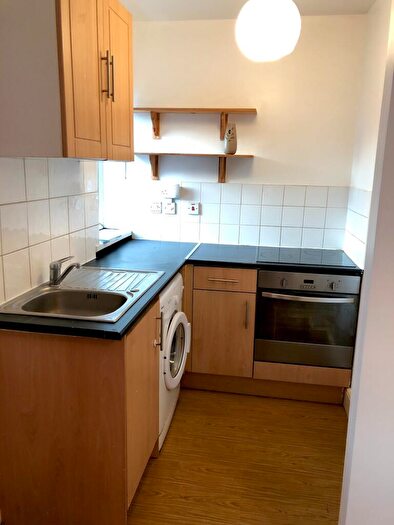 2 Bedroom Flat To Rent In Woodcote Road, Wallington, SM6